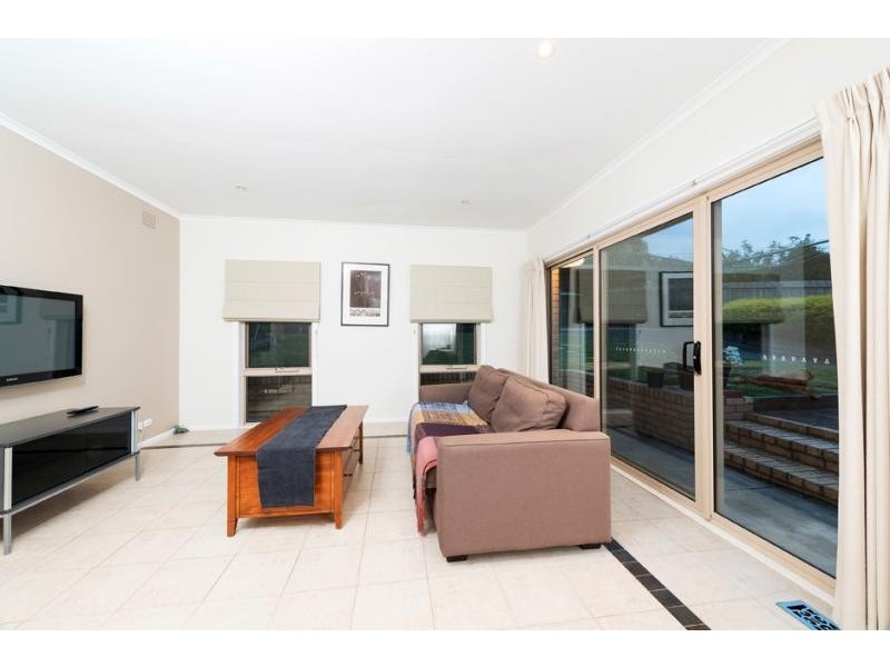 7 Barnes Avenue, Burwood VIC 3125