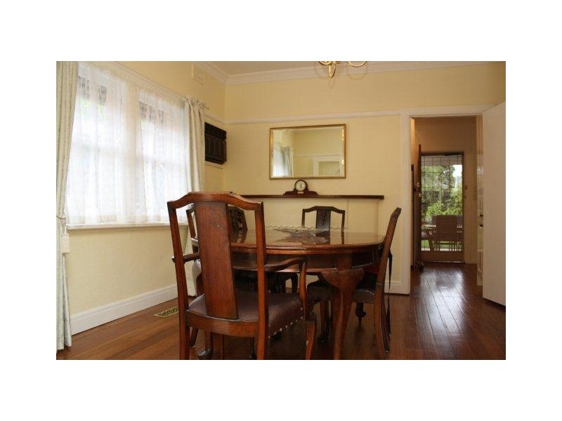 29 Loudon Road, Burwood VIC 3125
