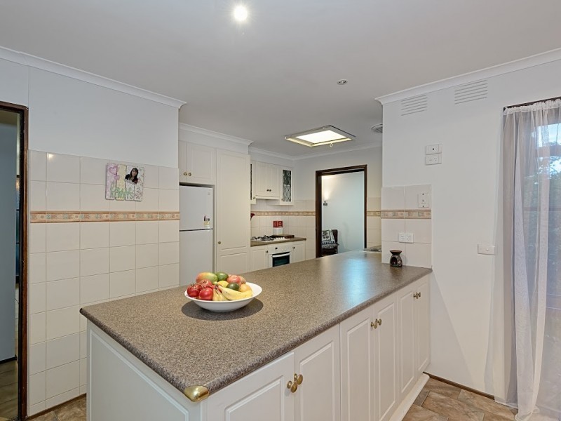 28 Sharrow Road, Mitcham VIC 3132