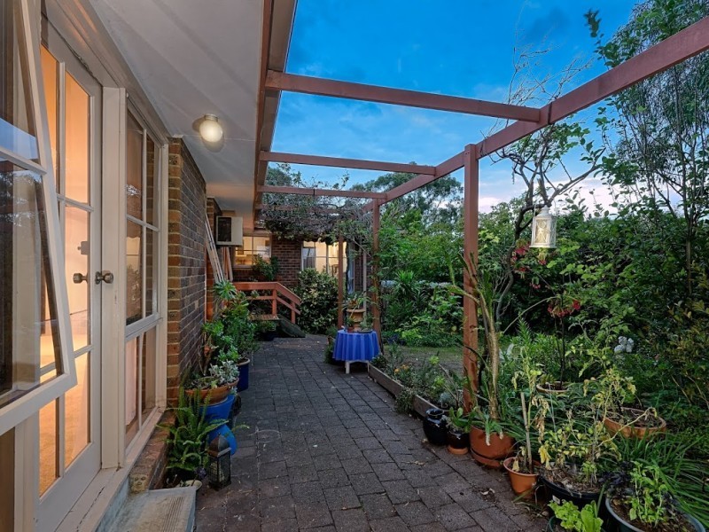 28 Sharrow Road, Mitcham VIC 3132