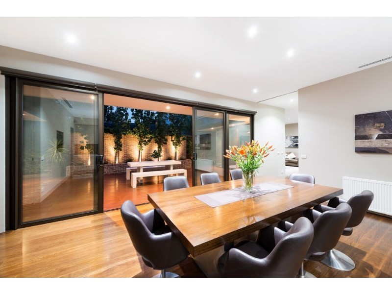 32 Flowerdale Road, Glen Iris VIC 3146