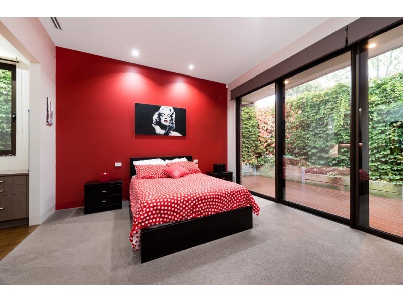 32 Flowerdale Road, Glen Iris VIC 3146