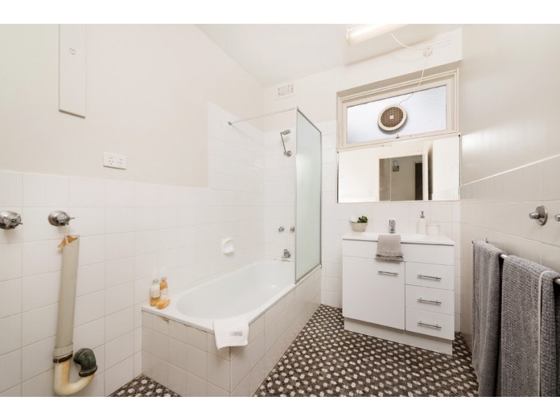 9/5 Holly Street, Camberwell VIC 3124