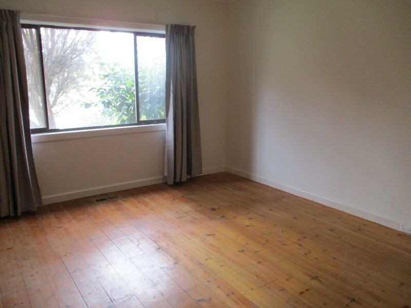 4 Leopold Street, Burwood VIC 3125