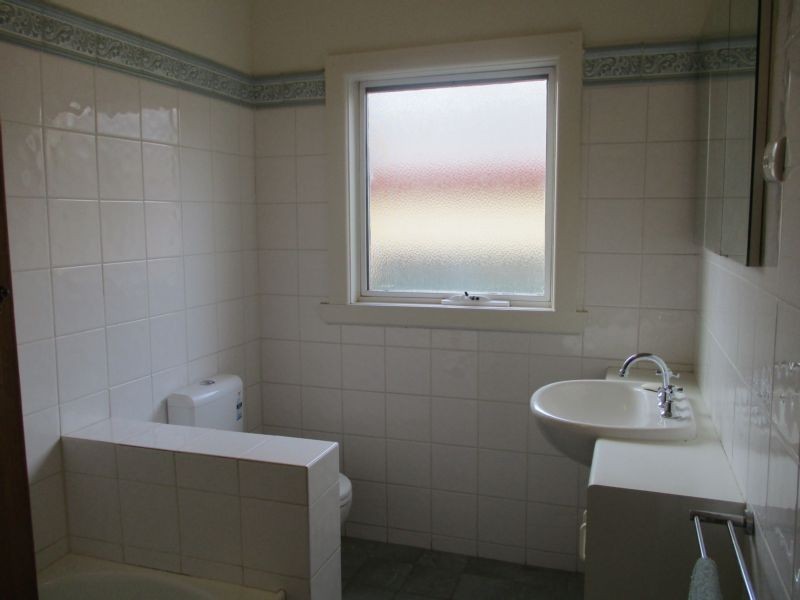 4 Leopold Street, Burwood VIC 3125