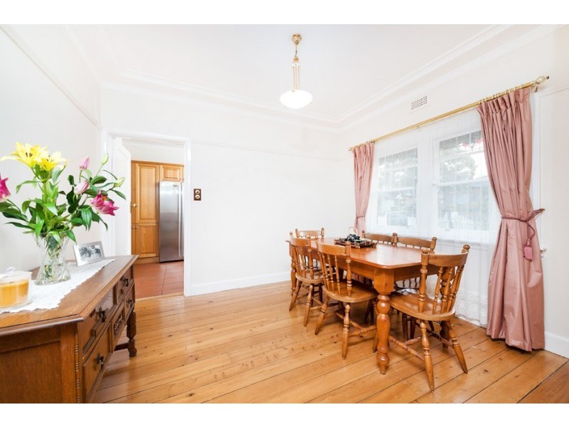 24 Roslyn Street, Burwood VIC 3125