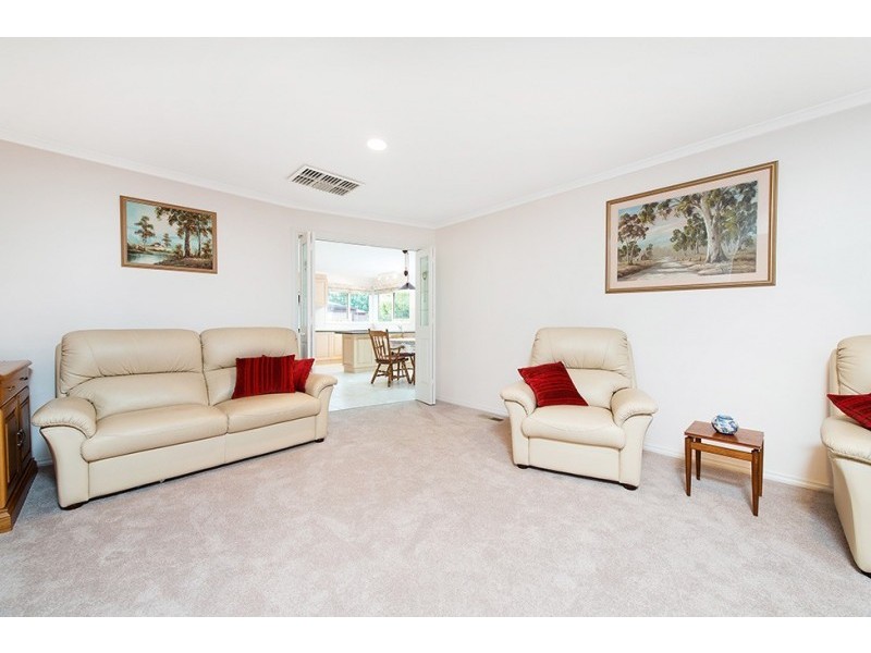 40 Branksome Grove, Blackburn South VIC 3130