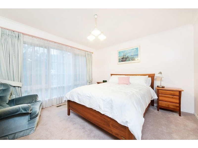 40 Branksome Grove, Blackburn South VIC 3130