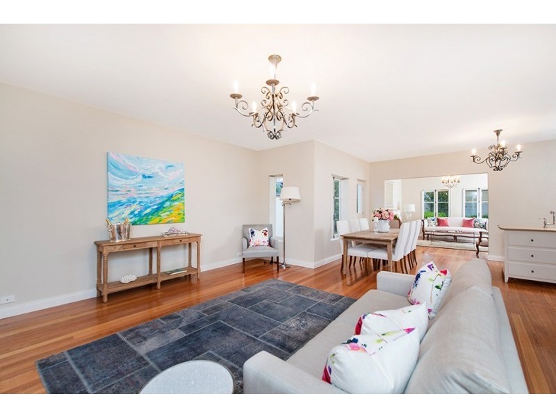 9A Hillside Parade, Glen Iris VIC 3146