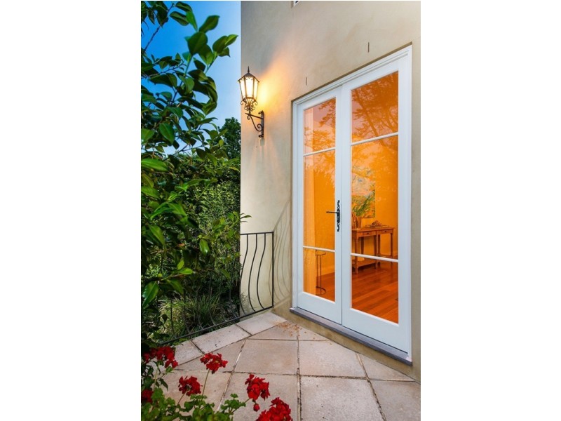 9A Hillside Parade, Glen Iris VIC 3146