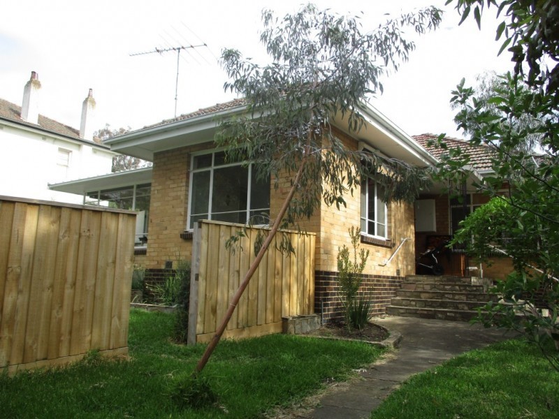 18 Milverton Street, Camberwell VIC 3124