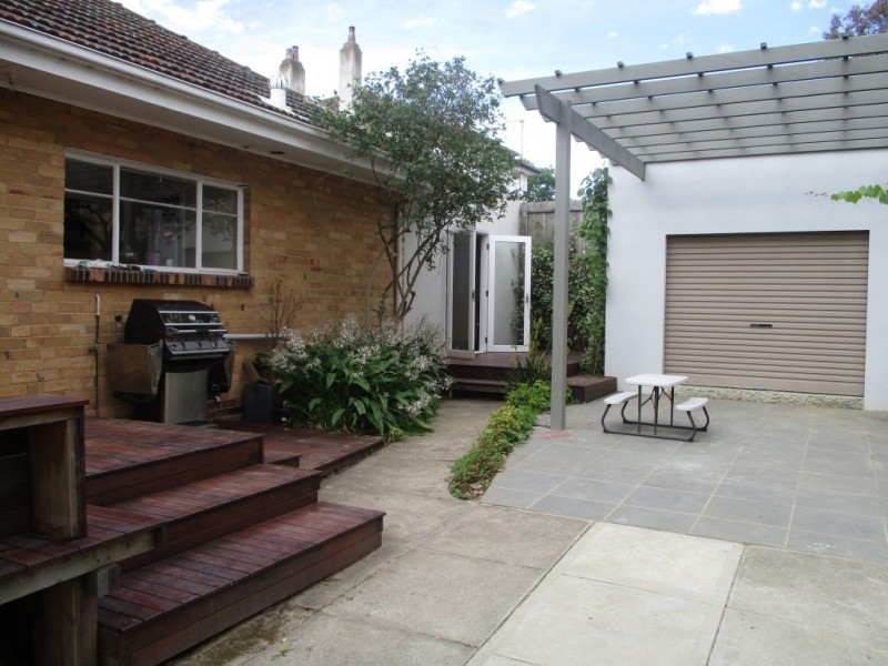 18 Milverton Street, Camberwell VIC 3124