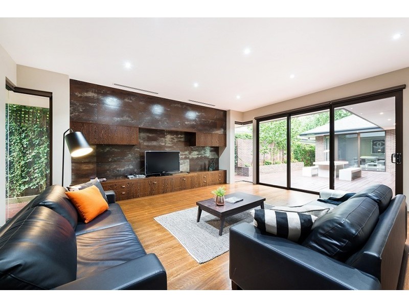 32 Flowerdale Road, Glen Iris VIC 3146