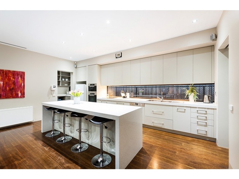 32 Flowerdale Road, Glen Iris VIC 3146