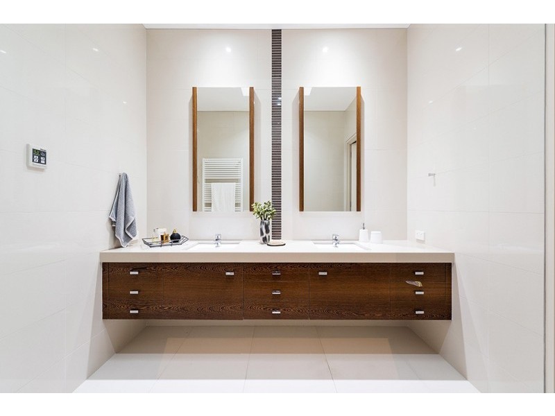 32 Flowerdale Road, Glen Iris VIC 3146