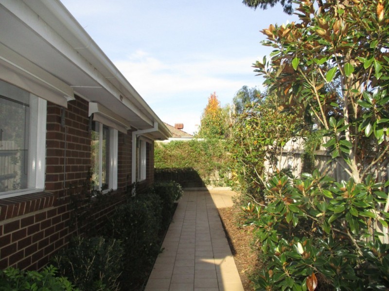 4/10 Van Ness Avenue, Glen Iris VIC 3146