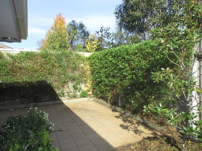 4/10 Van Ness Avenue, Glen Iris VIC 3146