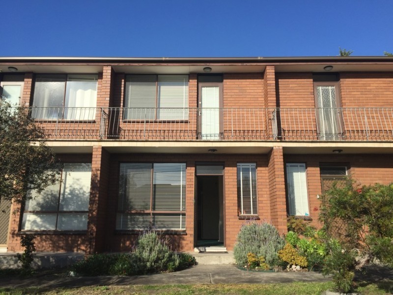 2/441 Warrigal Road, Burwood VIC 3125