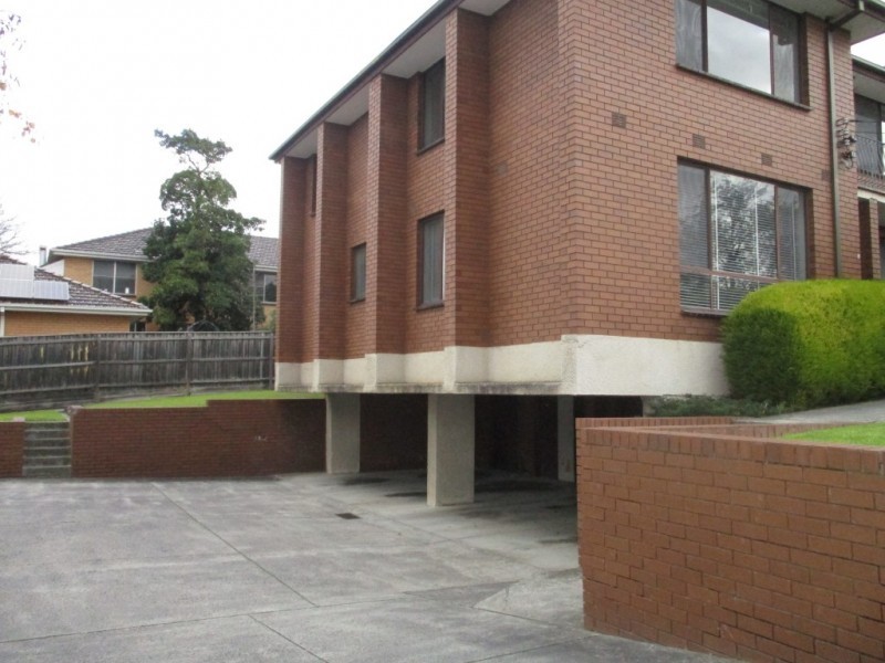 2/441 Warrigal Road, Burwood VIC 3125