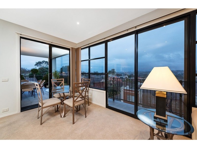 11/1 Conservatory Drive, Burwood VIC 3125