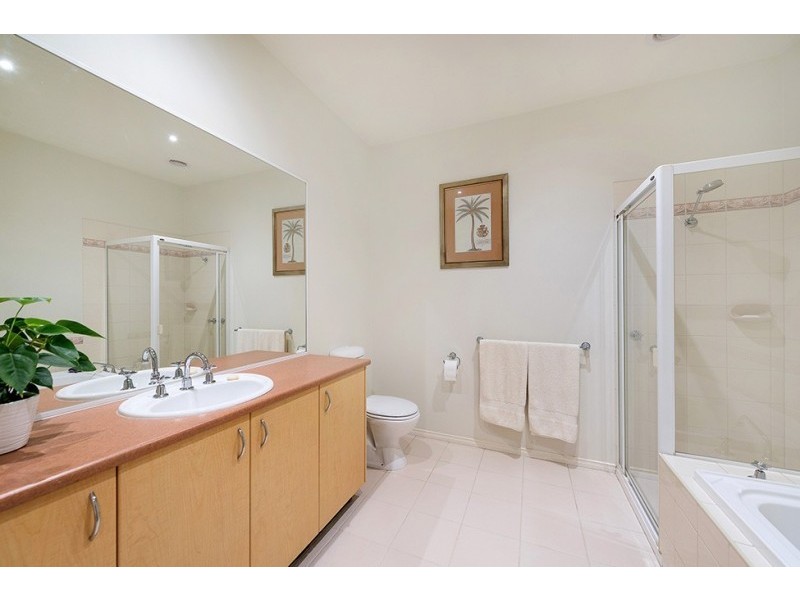 11/1 Conservatory Drive, Burwood VIC 3125