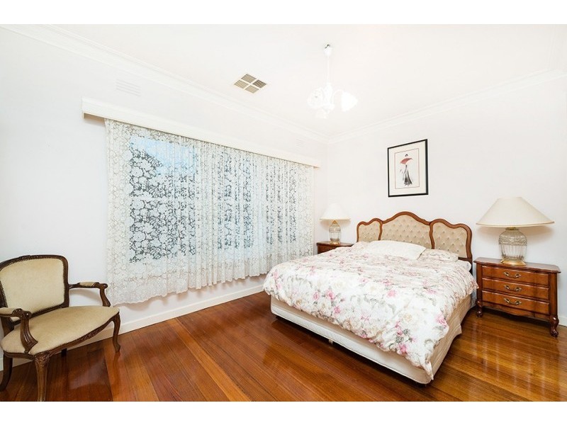 102 Great Valley Road, Glen Iris VIC 3146