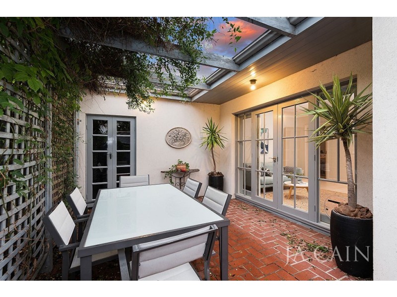 42 Martin Road, Glen Iris VIC 3146