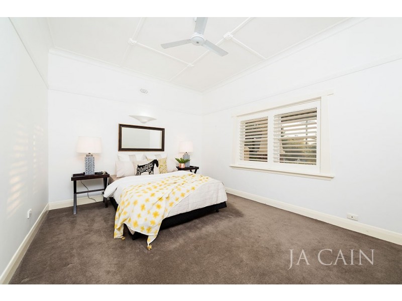 9 Summerhill Road, Glen Iris VIC 3146