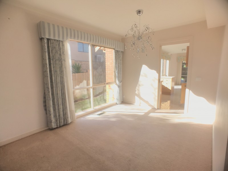 3/16 Newbigin Street, Burwood VIC 3125