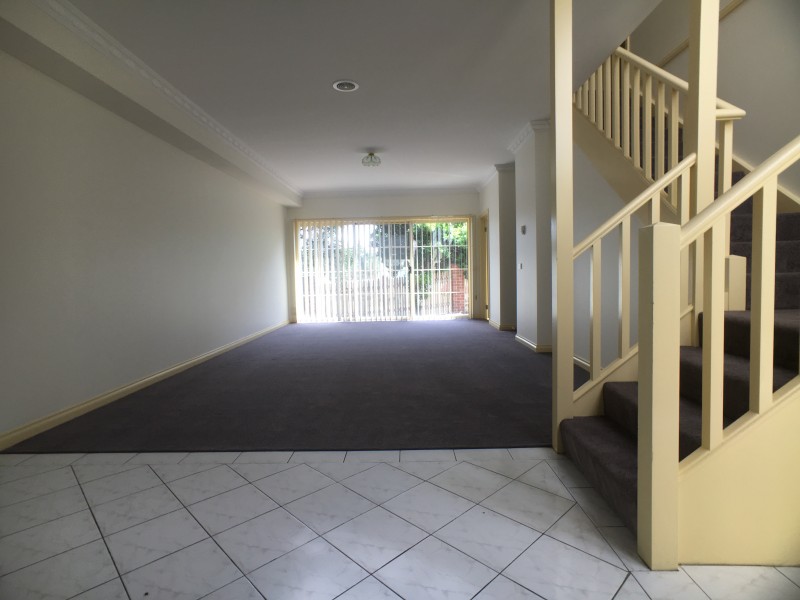 2/220 Burwood Highway, Burwood VIC 3125