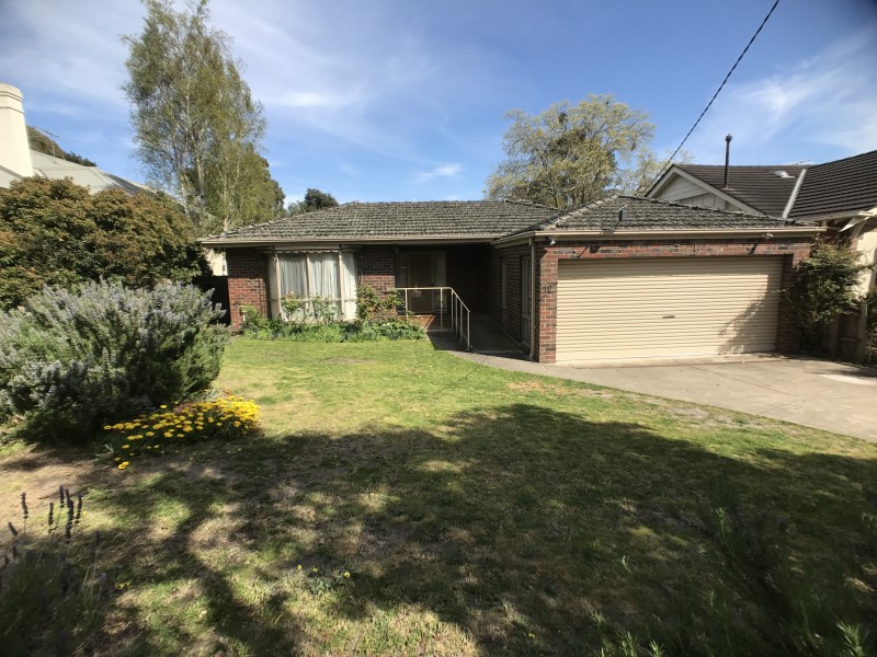 12 Compton Street, Canterbury VIC 3126