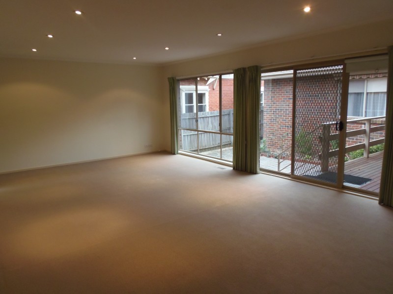 12 Compton Street, Canterbury VIC 3126