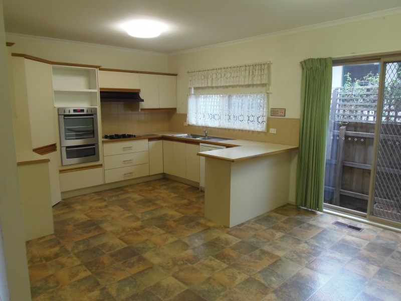 12 Compton Street, Canterbury VIC 3126