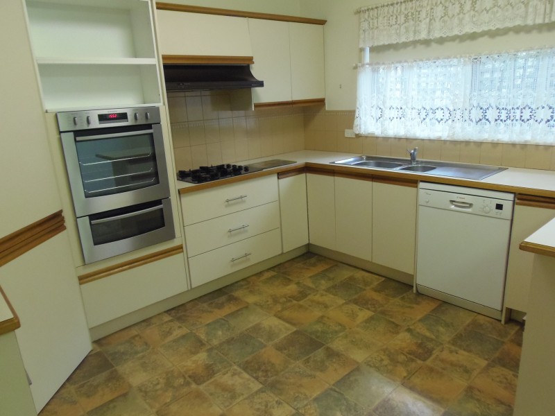 12 Compton Street, Canterbury VIC 3126