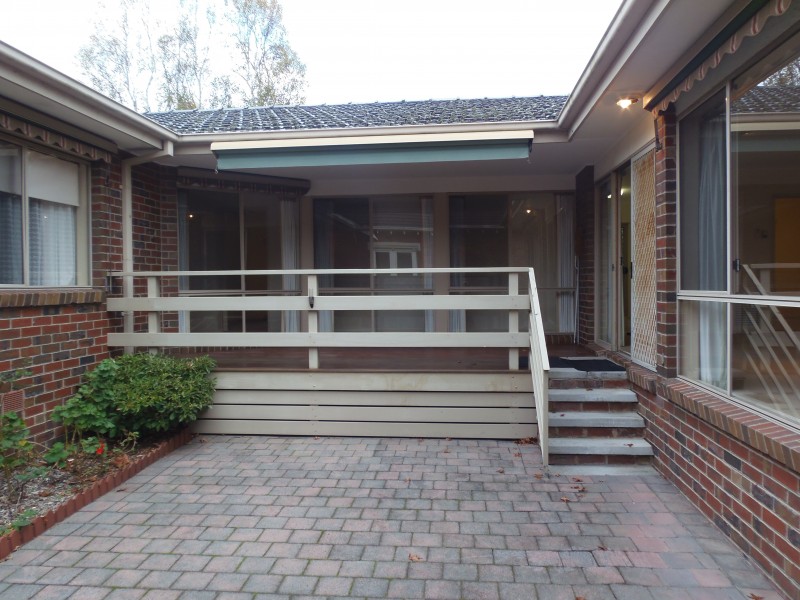 12 Compton Street, Canterbury VIC 3126