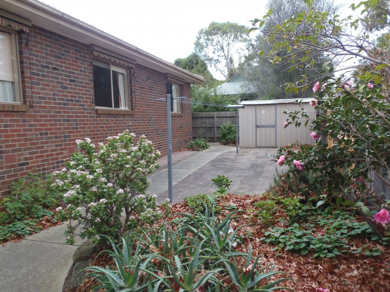 12 Compton Street, Canterbury VIC 3126