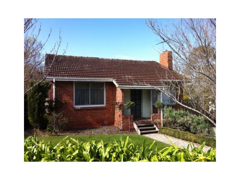 8 Lae Court, Ashburton VIC 3147