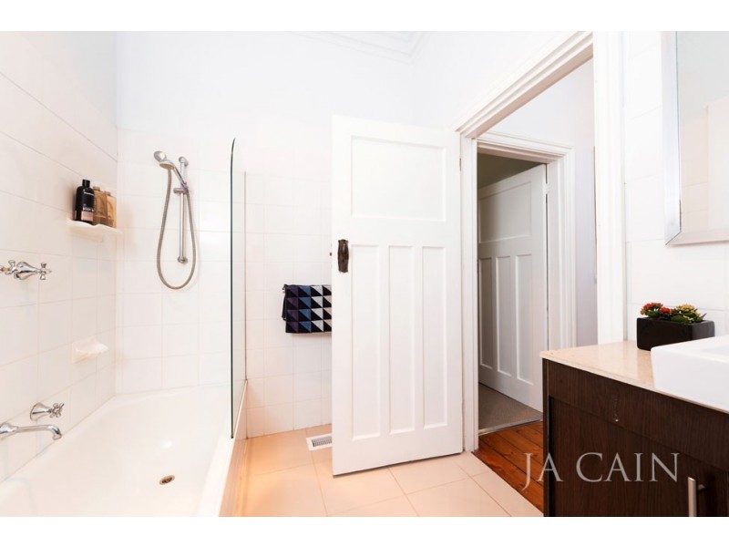 2 Jickell Avenue, Glen Iris VIC 3146