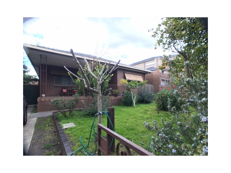 3 Compton Street, Canterbury VIC 3126