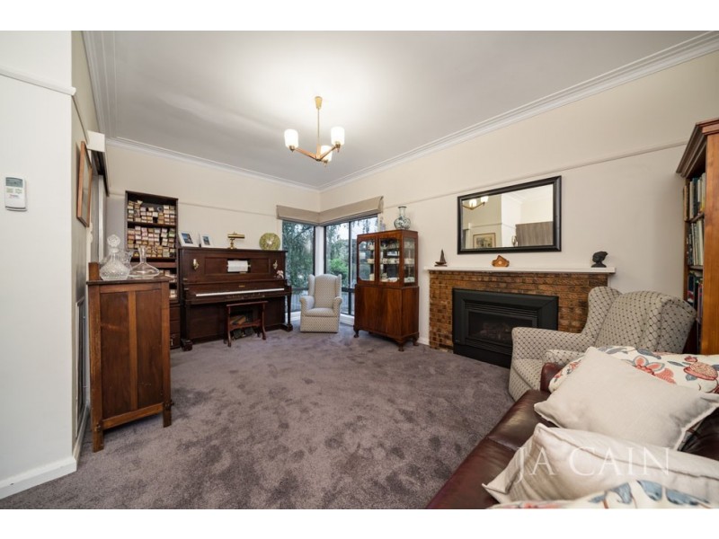 39 Cornfield Grove, Box Hill South VIC 3128