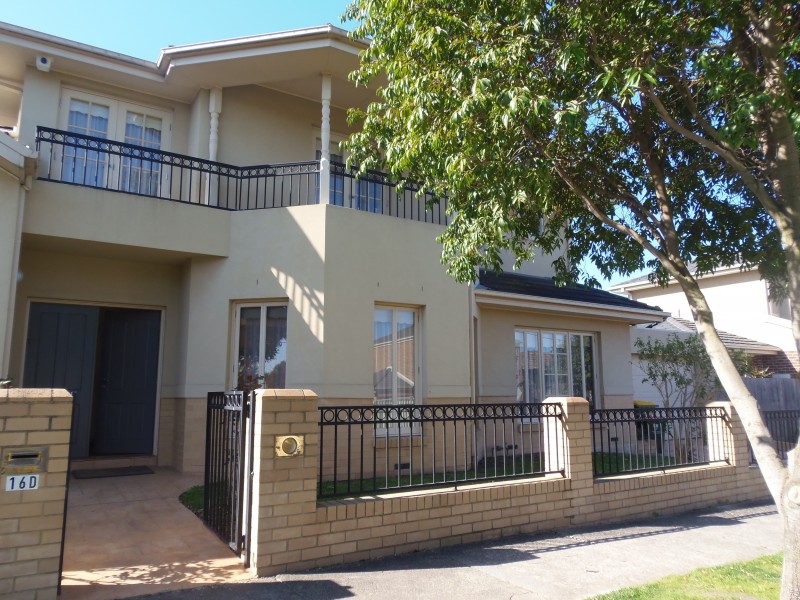 16D Puerta Street, Burwood VIC 3125