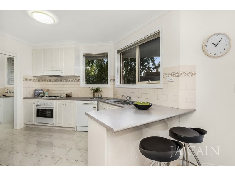 2 Renwick Street, Glen Iris VIC 3146