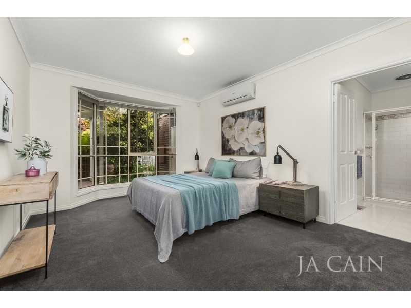 2 Renwick Street, Glen Iris VIC 3146