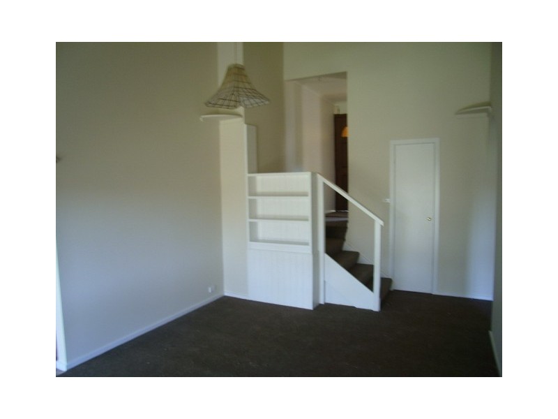 2/2 Oakpark Drive, Chadstone VIC 3148