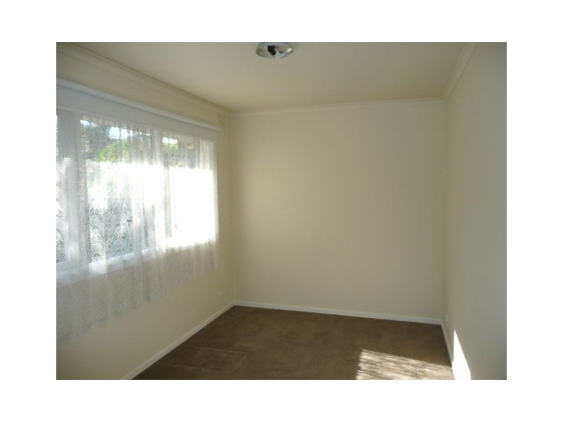 2/2 Oakpark Drive, Chadstone VIC 3148