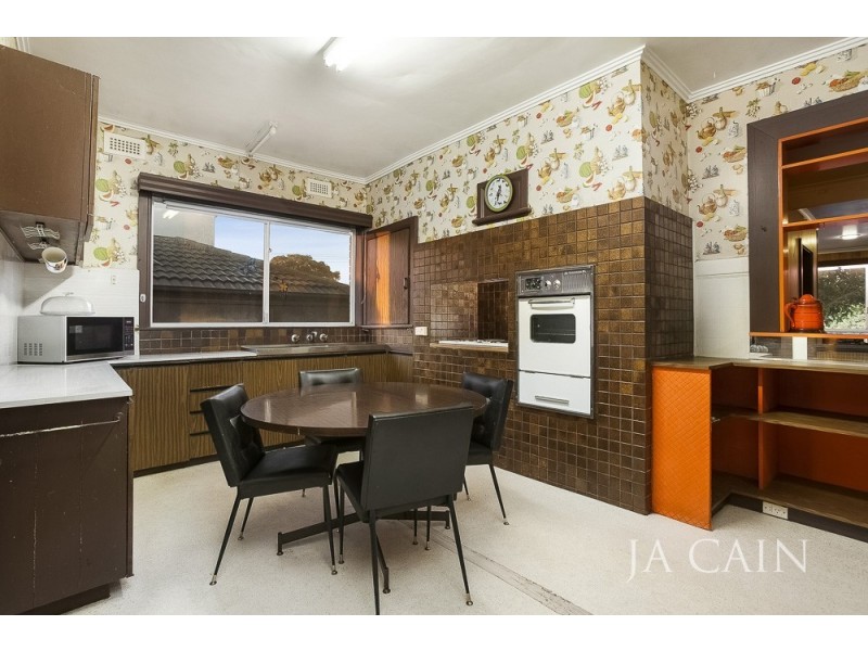 86 Stanley Avenue, Mount Waverley VIC 3149