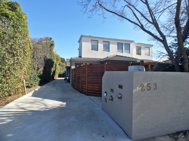 2/253 Highfield Road, Camberwell VIC 3124