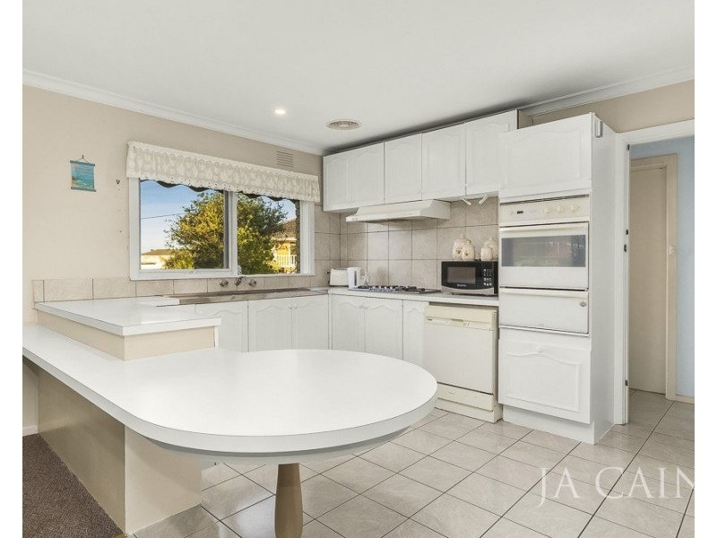 2 Robyn Court, Dandenong North VIC 3175