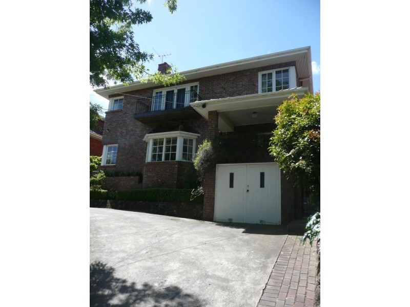 71 Valley Parade, Glen Iris VIC 3146