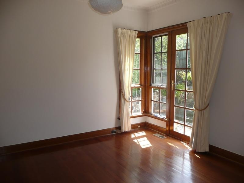 71 Valley Parade, Glen Iris VIC 3146